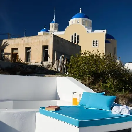 Santorini Traditional 1bd Apt With Private Hot Tub