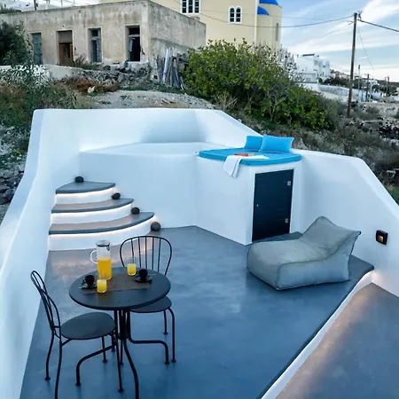 Santorini Traditional 1bd Apt With Private Hot Tub 费拉