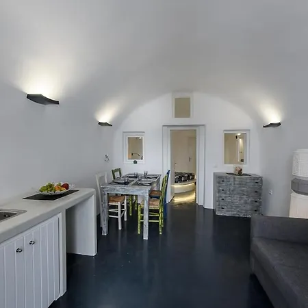 Santorini Traditional 1bd Apt With Private Hot Tub * 费拉