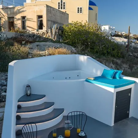 Santorini Traditional 1bd Apt With Private Hot Tub *