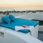 Daire Santorini Traditional 1bd Apt With Private Hot Tub *