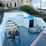 Santorini Traditional 1bd Apt With Private Hot Tub Fira (Santorini)