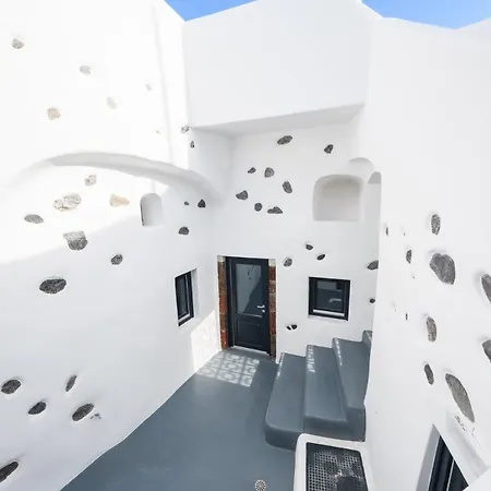Santorini Traditional 1bd Apt With Private Hot Tub Fira (Santorini)