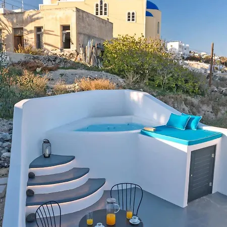 Daire Santorini Traditional 1bd Apt With Private Hot Tub